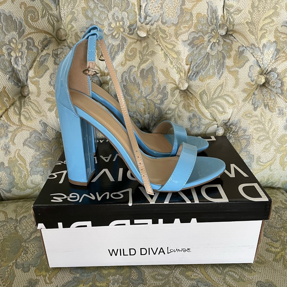 Wild Diva brand shoes size 8 pastel blue. New